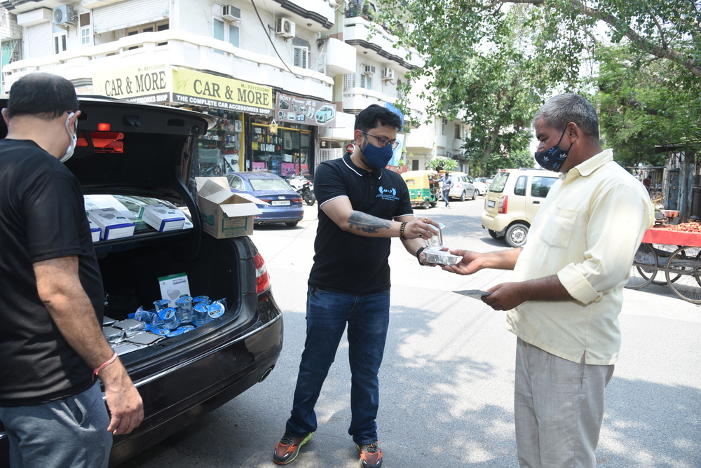 Muscle And Strength India distributes dry rations and other essentials.