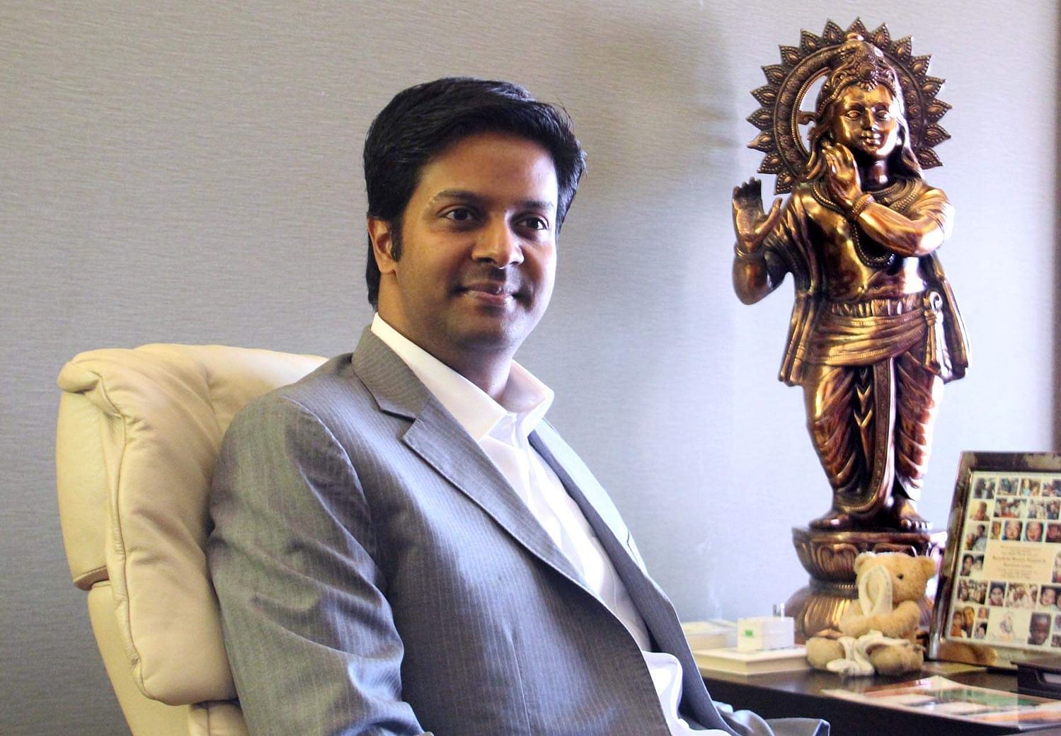 Meenakshi Mission Hospital Bags AHPI
Award for Excellence in Covid Management
4 Dr. S Gurushankar, Chairman, Meenakshi Mission Hospital & Research Centre, Madurai